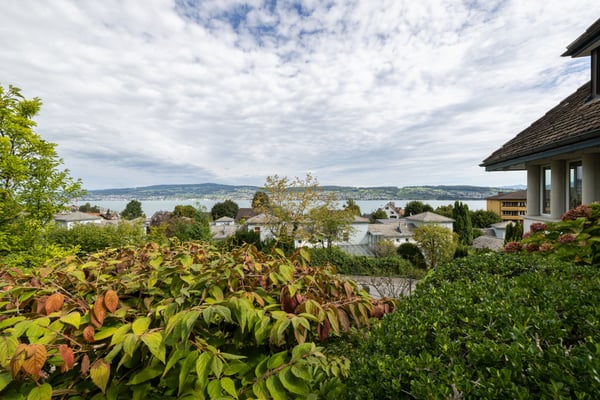 Stilvolle Landhausvilla mit Blick auf den Zürichsee 5