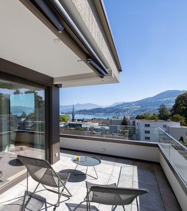 Freistehendes exklusives Einfamilienhaus mit Seesicht 2