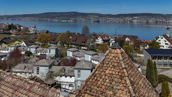 Stilvolle Landhausvilla mit Blick auf den Zürichsee 5