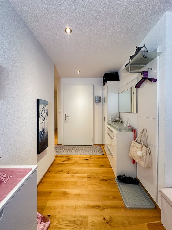 Sonnige Eigentumswohnung mit grossem Balkon 5