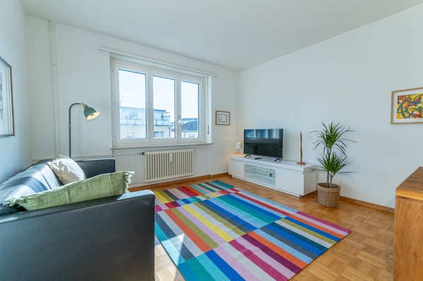 Zentrale 3.5-Zimmer-Wohnung mit Geschirrspüler, Waschmaschine, Trockner und Balkon 1