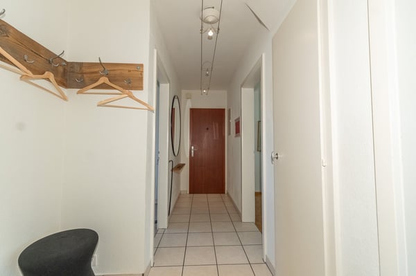 Voll möblierte & grosszügige 4-Zimmer-Maisonette-Wohnung mit Wintergarten und Parkplatz in Allschwil 25