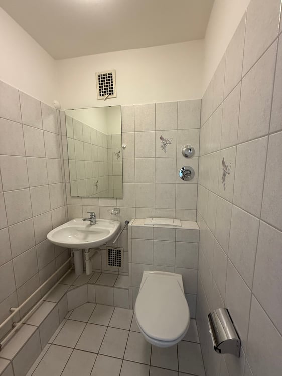 Grosszügige, helle Wohnung im 5. Stock, direkt beim Bahnhof, mit Garage 6