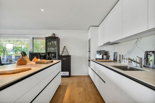 Wohnen am Zürichsee: Moderne Gartenwohnung mit viel Licht 13