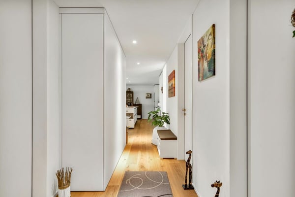 Wohnen am Zürichsee: Moderne Gartenwohnung mit viel Licht 28