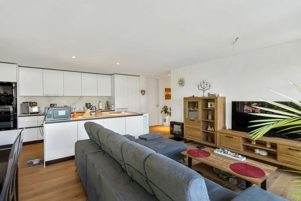 Wohnen am Zürichsee: Moderne Gartenwohnung mit viel Licht 15