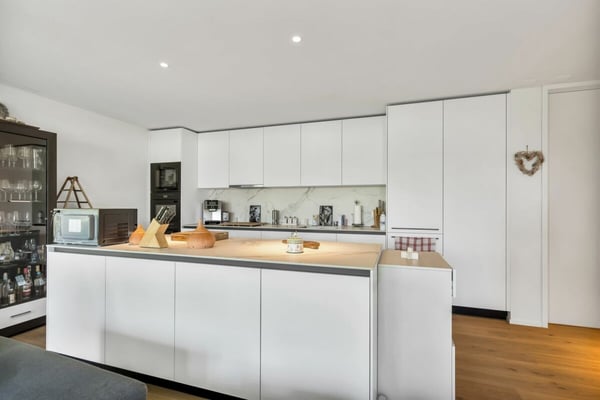 Wohnen am Zürichsee: Moderne Gartenwohnung mit viel Licht 12