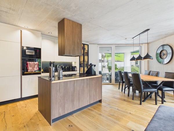 Moderne 4.5-Zimmer-Wohnung im Neubau in Glarus 2