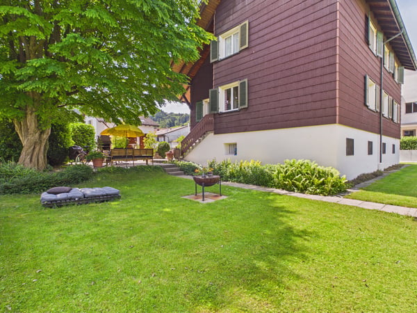 Attraktives Zweifamilienhaus an zentraler Lage 3