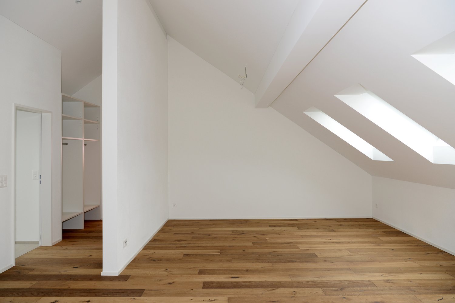 Immobilie in Weesen - Dachwohnung mit Fernsicht in die Glarner Alpen (F1-3) - Bild 3