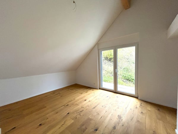 Moderne 5.5-Zimmer-Duplex-Wohnung in ruhiger Lage von Bauma 13