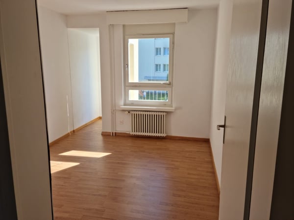 Charmante 4.5-Zimmer-Dachwohnung in Wittenbach 2