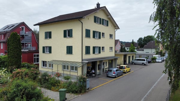 Charmante 2.5-Zimmer-Wohnung in ruhiger Lage in Wil 4