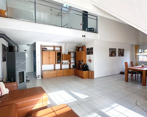 Exklusive 5.5-Zimmer-Maisonettewohnung mit Alpenpanorama in Hittnau 2