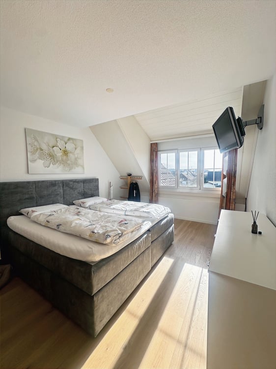 Exklusive 5.5-Zimmer-Maisonettewohnung mit Alpenpanorama in Hittnau 5