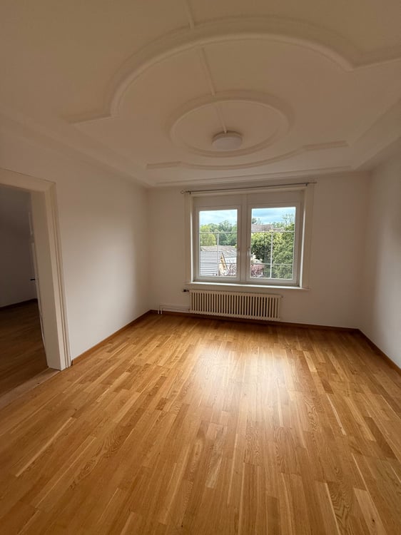 Charmante 4.5-Zimmer-Dachwohnung in Wittenbach 3