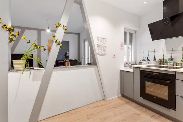 Überlingen DE - Exklusiv kernsaniertes Mehrfamilienhaus – solide Kapitalanlage mit Stil 24