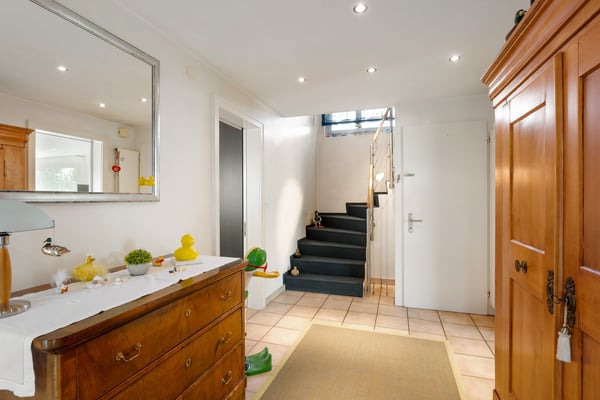 Begehrtes Einfamilienhaus in familiärem und ruhigen Wohnquartier 9