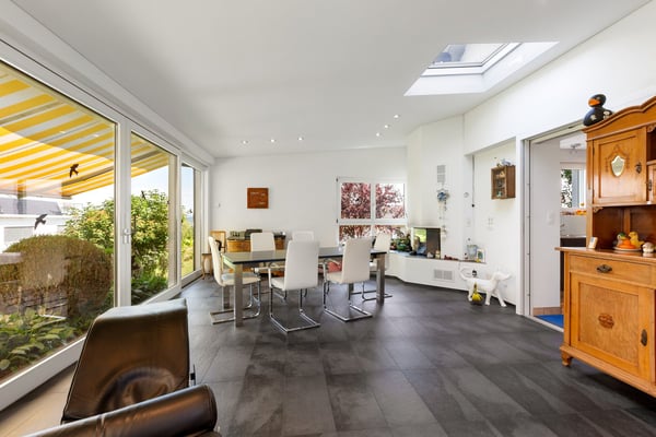 Begehrtes Einfamilienhaus in familiärem und ruhigen Wohnquartier 2