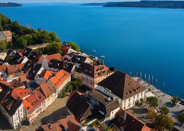 Kernsaniertes Wohnhaus mit drei Wohnungen inkl. Ladengeschäft nahe der Seepromenade 1