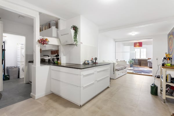 Kernsaniertes Wohnhaus mit drei Wohnungen inkl. Ladengeschäft nahe der Seepromenade 17