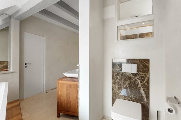 Kernsaniertes Wohnhaus mit drei Wohnungen inkl. Ladengeschäft nahe der Seepromenade 8