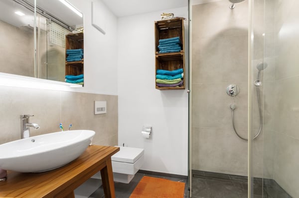 Kernsaniertes Wohnhaus mit drei Wohnungen inkl. Ladengeschäft nahe der Seepromenade 19