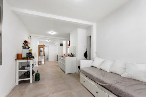 Kernsaniertes Wohnhaus mit drei Wohnungen inkl. Ladengeschäft nahe der Seepromenade 18