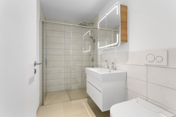 Neuwertige 4.5-Zimmer-Wohnung grossem mit Balkon und schöner Aussicht in Zuben 10