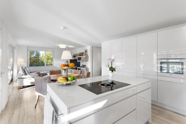 Neuwertige 4.5-Zimmer-Wohnung grossem mit Balkon und schöner Aussicht in Zuben 5