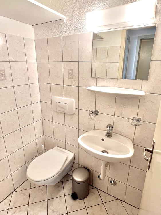 Grosses Zimmer in unkomplizierter WG - 7min vom Flughafen 5