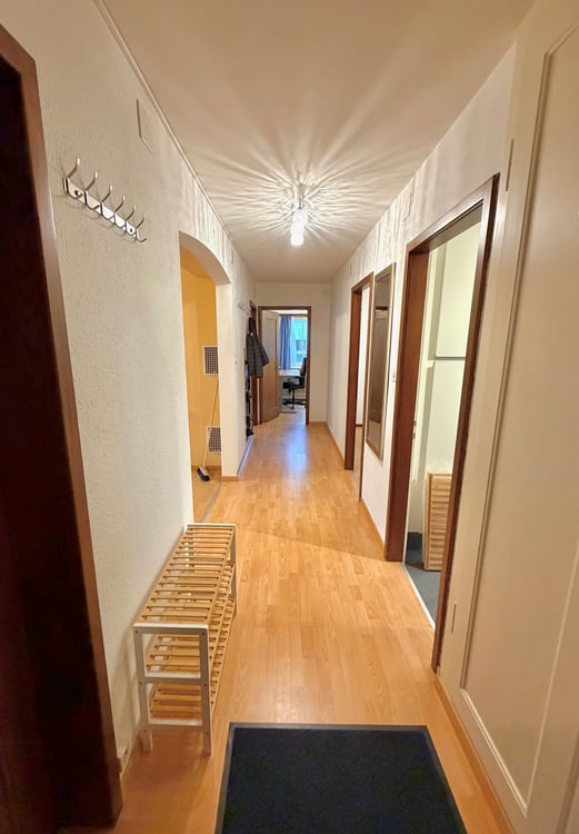 Ruhig gelegenes WG-Zimmer mit guter Verkehrs-/ÖV Anbindung :) 10