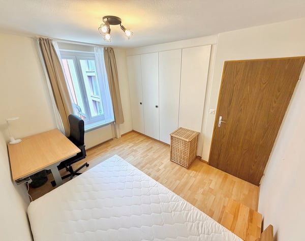 Zentrales Zimmer mitten im Kreis 4 :) 2