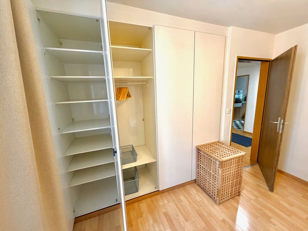 Zentrales Zimmer mitten im Kreis 4 :) 3