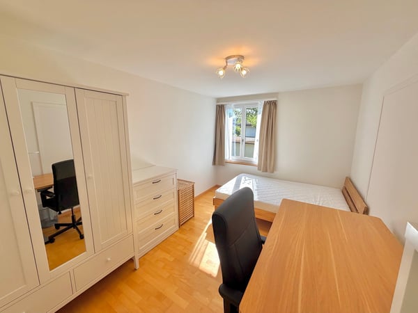 Grosses Zimmer in Gehdistanz zur ETH Hönggerberg :) 2