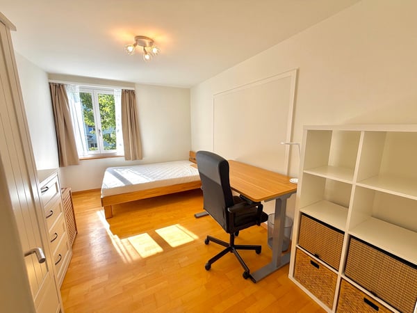 Grosses Zimmer in Gehdistanz zur ETH Hönggerberg :) 1