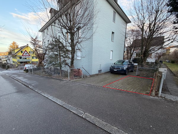 Parkplatz in Oerlikon 7