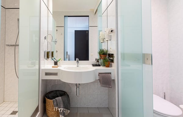 Zürich-Kloten | Private Suite mit eigenes Bad : All-inclusive Coliving 17