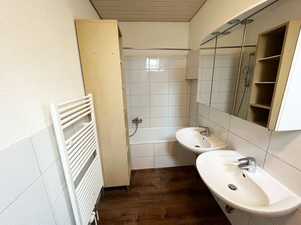 RENOVIERT - HOHE DECKEN - SICHTBALKEN - AKTUELL VERMIETET! 3