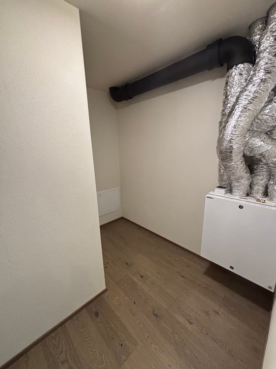 NEUBAU: Sehr grosse 4.5-Zimmer-Wohnung mit 347m2 Garten 18