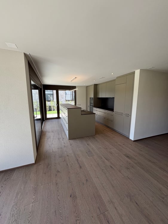 NEUBAU: Sehr grosse 4.5-Zimmer-Wohnung mit 347m2 Garten 5