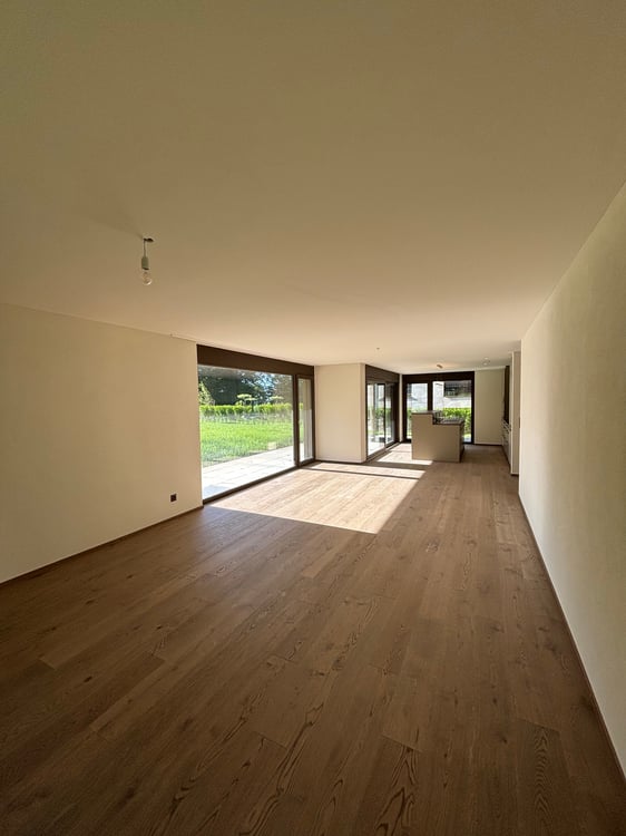 ERSTVERMIETUNG Gartenparadies: 5.5 Zimmer-Wohnung mit grossem Garten 7