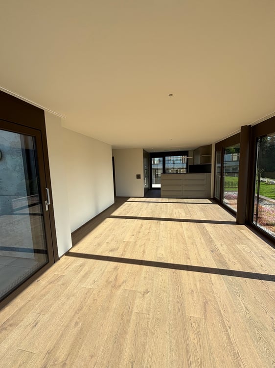 ERSTVERMIETUNG 3.5 Zimmer-Attika-Wohnung mit zwei Terrassen und Blick in die Natur 6