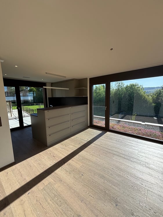 ERSTVERMIETUNG 3.5 Zimmer-Attika-Wohnung mit zwei Terrassen und Blick in die Natur 5