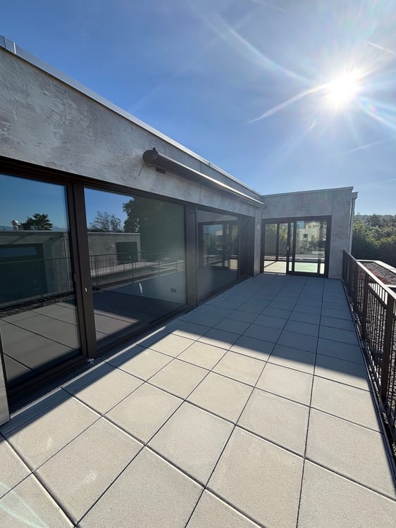 ERSTVERMIETUNG 3.5 Zimmer-Attika-Wohnung mit zwei Terrassen und Blick in die Natur 16
