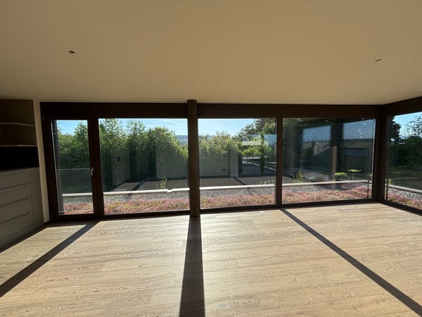 ERSTVERMIETUNG 3.5 Zimmer-Attika-Wohnung mit zwei Terrassen und Blick in die Natur 8