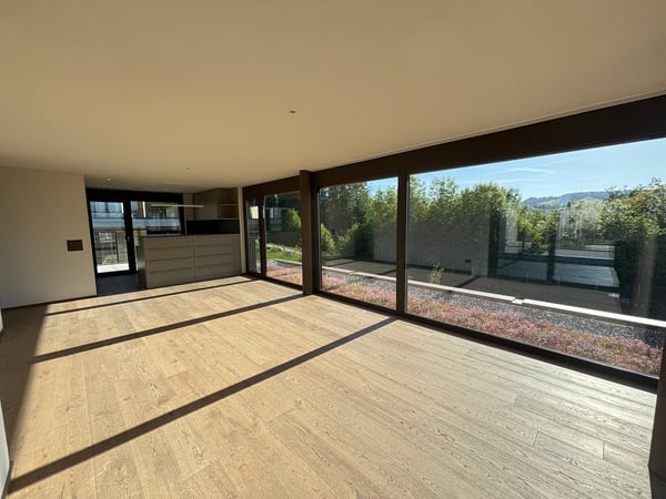 ERSTVERMIETUNG 3.5 Zimmer-Attika-Wohnung mit zwei Terrassen und Blick in die Natur 4