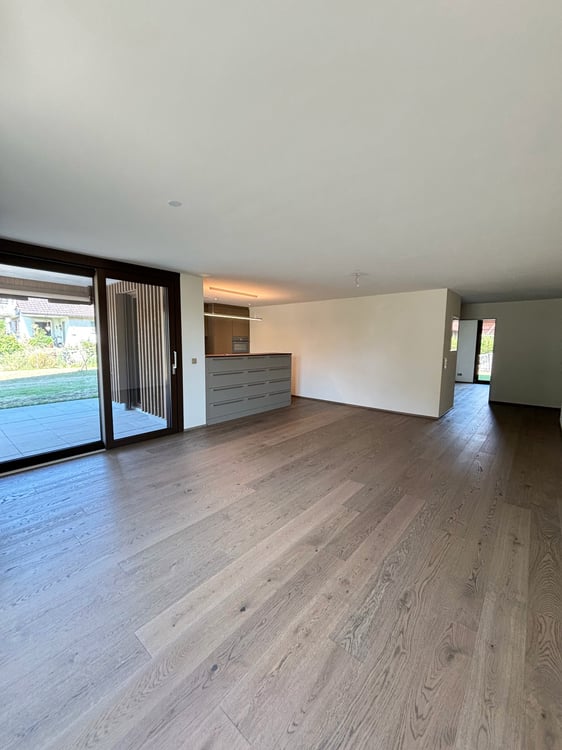 Grosszügige 4.5 Zimmer-Gartenwohnung mit riesigem idyllischem Garten 10