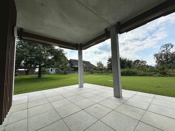 Grosszügige 4.5 Zimmer-Gartenwohnung mit riesigem idyllischem Garten 8