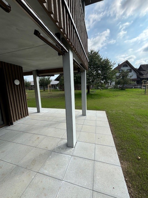 Grosszügige 4.5 Zimmer-Gartenwohnung mit riesigem idyllischem Garten 3